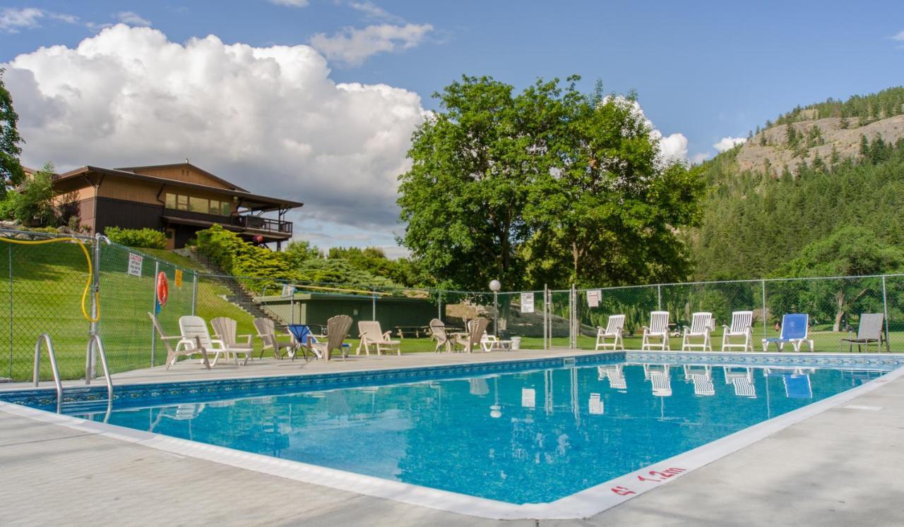 St Andrews By The Lake Golf Resort Kaleden Exteriér fotografie