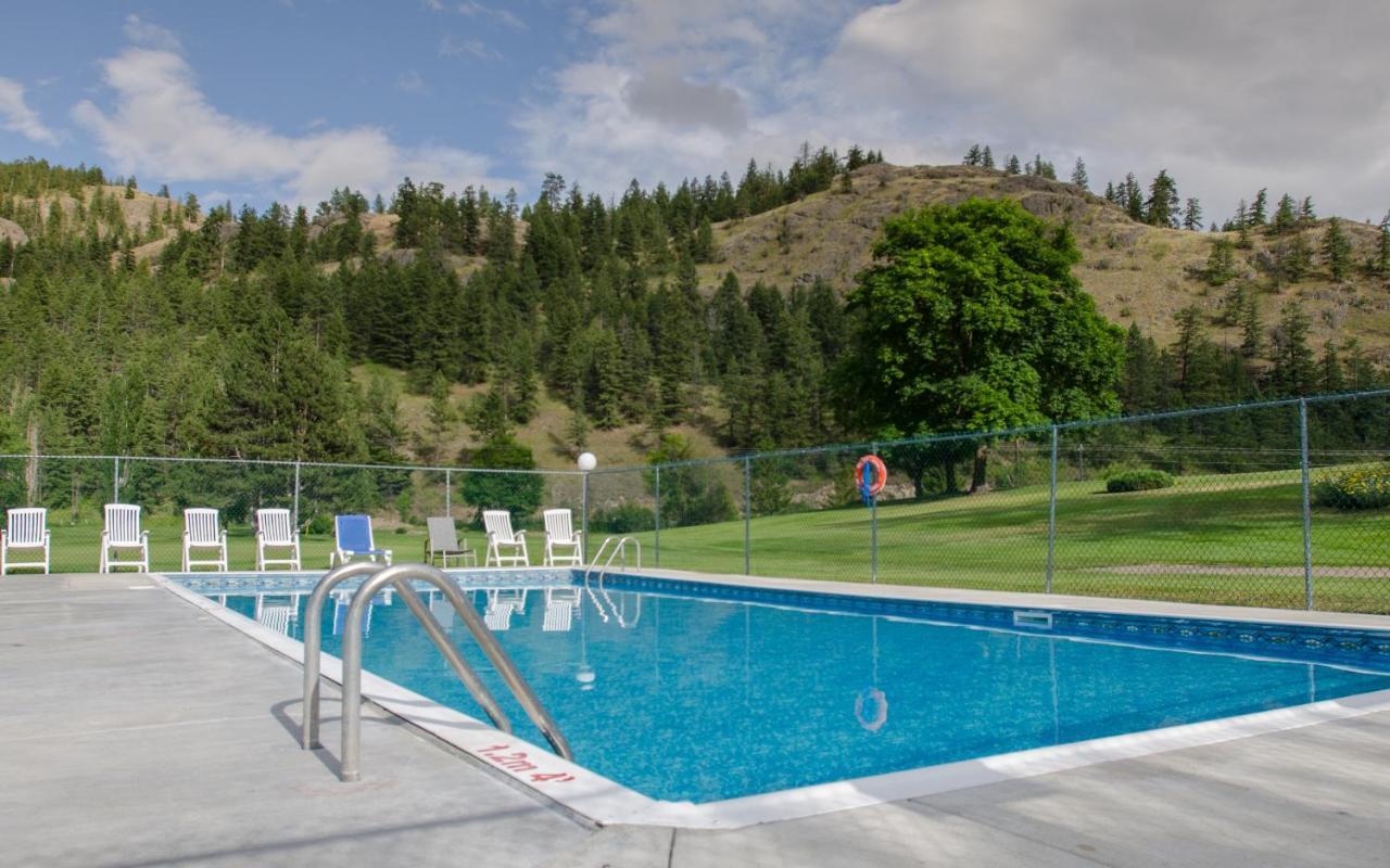 St Andrews By The Lake Golf Resort Kaleden Exteriér fotografie